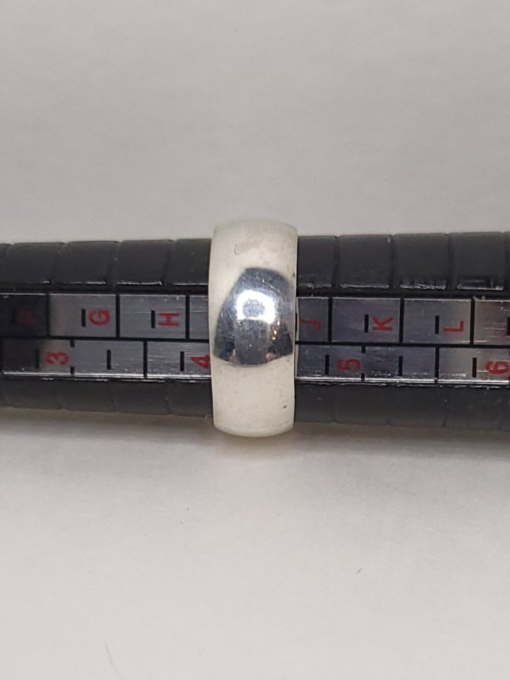 Simple Silver Band - Picture 4 of 4